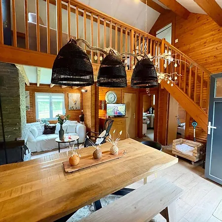 Chalet Convivial Avec Vue Sur La Riviere - 62 M² Authuille