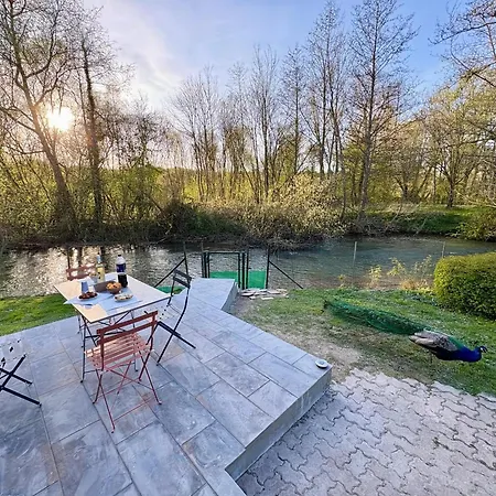 Chalet Convivial Avec Vue Sur La Riviere - 62 M² Authuille
