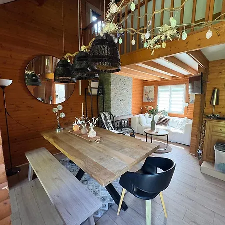 Chalet Convivial Avec Vue Sur La Riviere - 62 M² Authuille