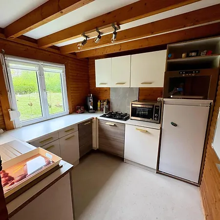 Convivial Avec Vue Sur La Riviere - 62 M² Chalet