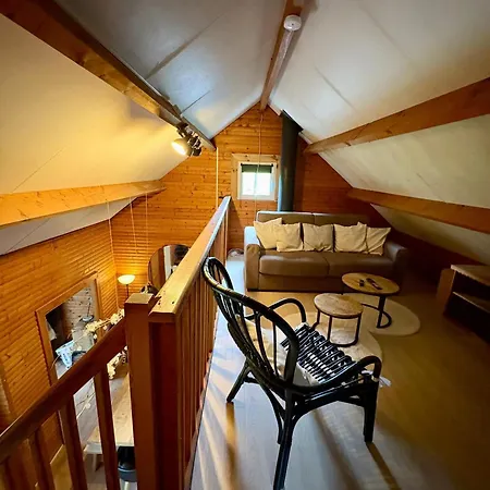 Convivial Avec Vue Sur La Riviere - 62 M² Chalet