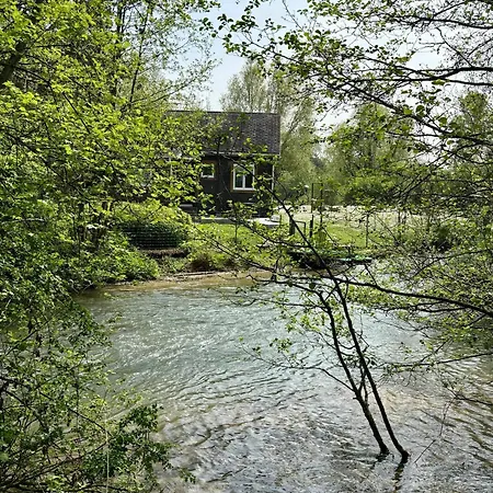 Chalet Convivial Avec Vue Sur La Riviere - 62 M² Authuille