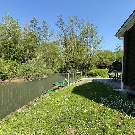 Chalet Convivial Avec Vue Sur La Riviere - 62 M² Authuille